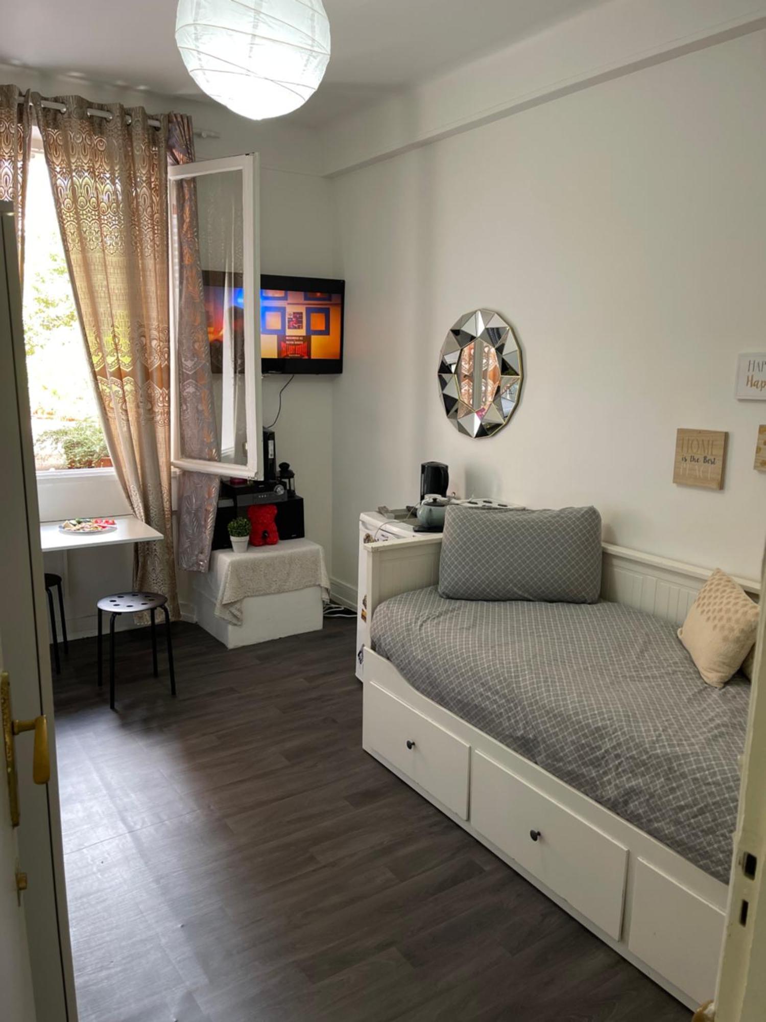 Bed and Breakfast Tour Montparnasse Paris Exterior foto